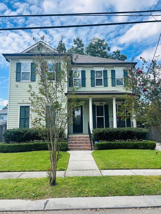 220 Labarre Dr in Metairie, LA - Building Photo