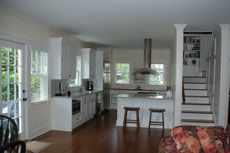 29 McGuirk St in East Hampton, NY - Building Photo - Building Photo