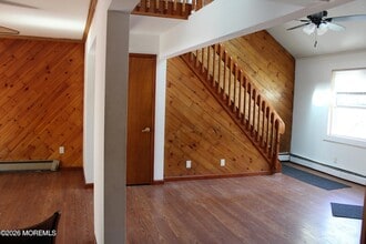 58 W Greystone Rd in Old Bridge, NJ - Foto de edificio - Building Photo