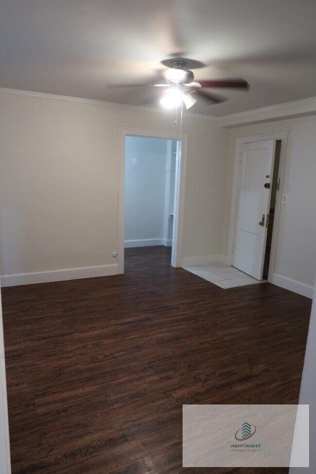 4236 N Broadway in Chicago, IL - Foto de edificio - Building Photo