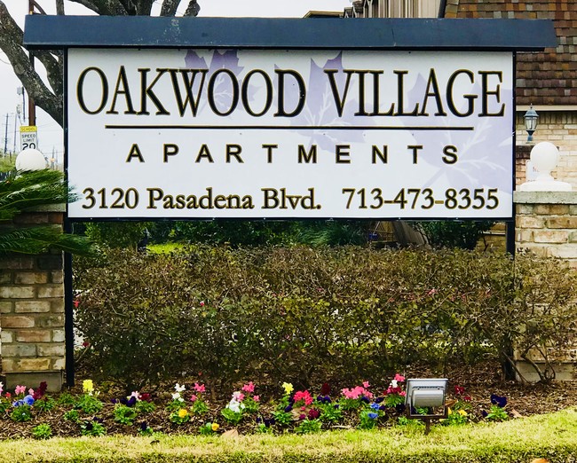 Oakwood Village Apartments in Pasadena, TX - Foto de edificio - Building Photo