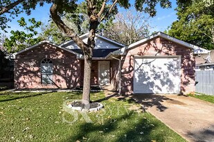 1215 S Oak Cliff Blvd in Dallas, TX - Building Photo