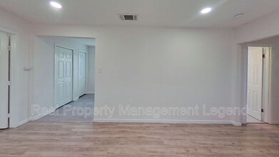 2320 Brockbank Dr in Irving, TX - Building Photo - Building Photo
