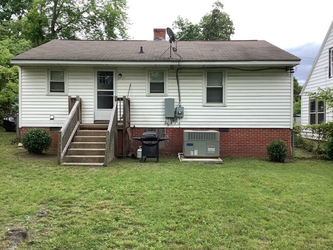 1525 Tucker St in Greensboro, NC - Building Photo - Building Photo