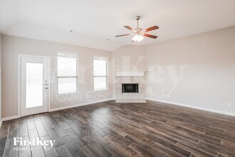 304 Stefani Dr in Red Oak, TX - Building Photo - Building Photo