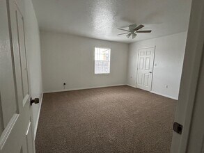 2105 W Juniper St in Roswell, NM - Building Photo - Building Photo