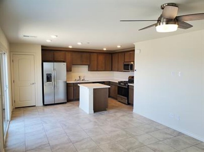 266 Quail Finch Dr in Henderson, NV - Building Photo - Building Photo