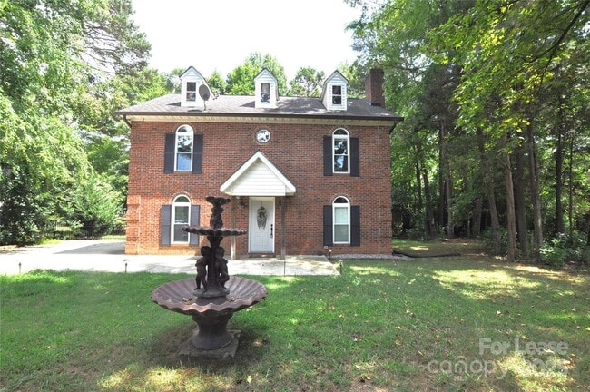 1710 Kimway Ct in Matthews, NC - Foto de edificio - Building Photo