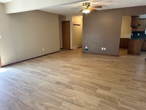 1000 S Howard Ave in Moore, OK - Building Photo - Building Photo