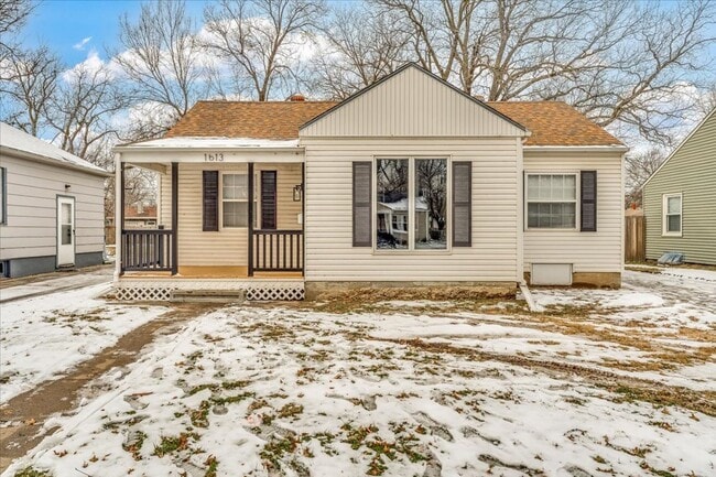 property at 1613 N Burns Ave