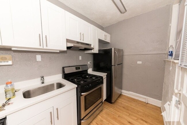 629 W Cornelia Ave in Chicago, IL - Foto de edificio - Building Photo