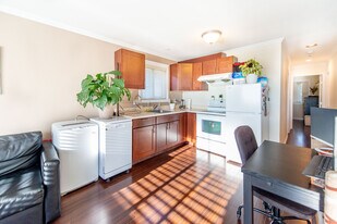 168 59th Av W in Vancouver, BC - Building Photo