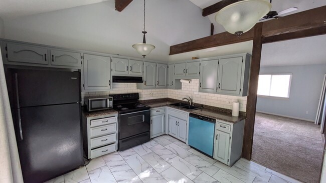 7209 W 56th Ter in Merriam, KS - Foto de edificio - Building Photo