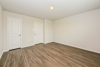 2130 Middle Rdg Dr in Conroe, TX - Building Photo - Building Photo
