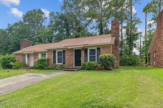 111 Windsor Ct in Jacksonville, NC - Building Photo - Building Photo