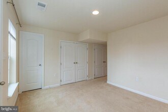 440 Rumbling Rock Rd in Hedgesville, WV - Building Photo - Building Photo