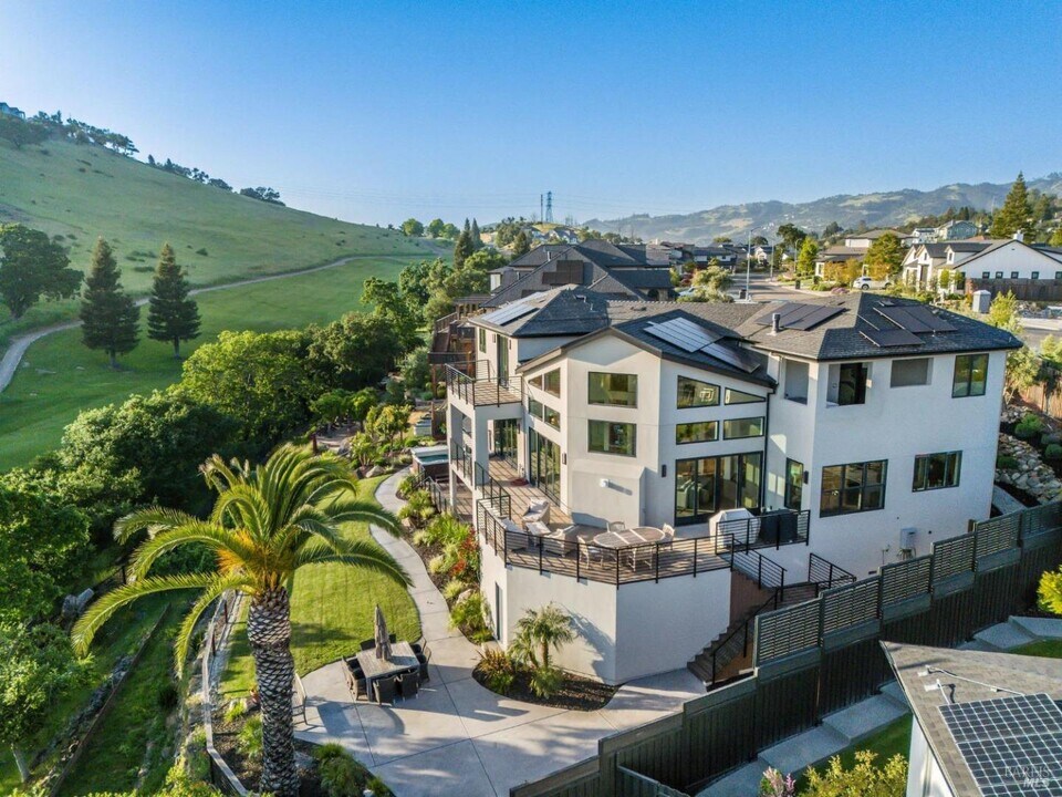 3727 Lakebriar Pl in Santa Rosa, CA - Building Photo