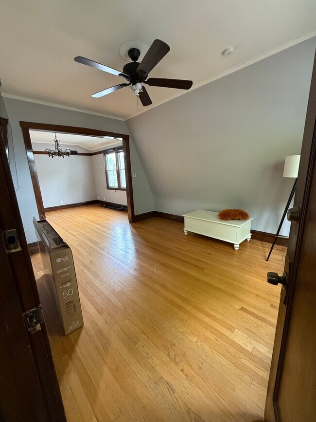 5650 W Giddings St in Chicago, IL - Building Photo - Building Photo