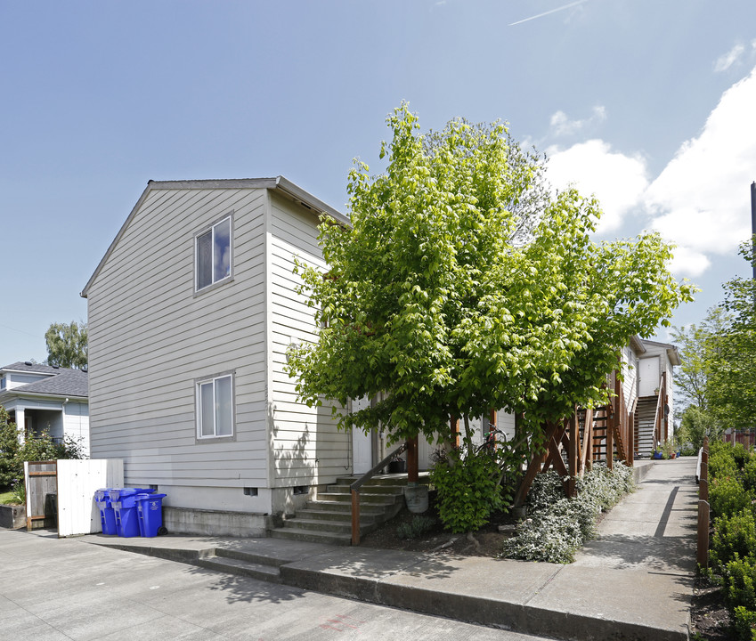 Missouri Apartments in Portland, OR - Building Photo