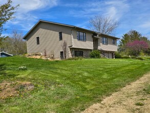 402 Clark St in Lodi, WI - Building Photo - Building Photo