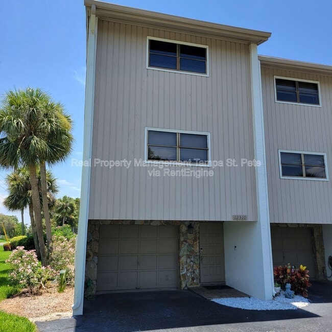 12310 Capri Cir N in Treasure Island, FL - Building Photo - Building Photo