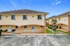 6753 NW 182nd St in Hialeah, FL - Building Photo