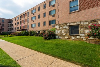 Longwood Manor in Philadelphia, PA - Building Photo - Building Photo