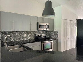 1631 Orion Ln in Weston, FL - Building Photo - Building Photo