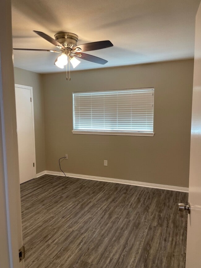 2015 Williamsburg Ct S in League City, TX - Building Photo - Building Photo