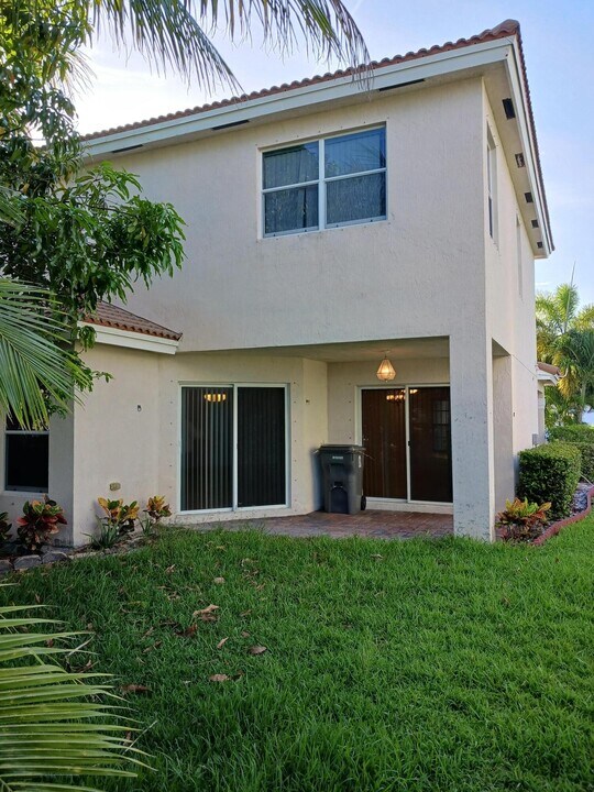 738 Perdido Heights Dr in Greenacres, FL - Building Photo