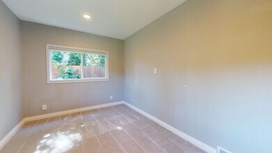 5095 Hansberry St NW in Bremerton, WA - Building Photo - Building Photo