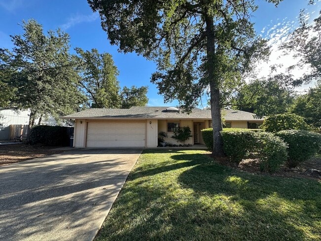 property at 881 Oakmont Dr