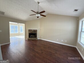 124 Waters Edge Dr in Locust Grove, GA - Building Photo - Building Photo