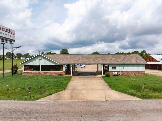 Welcome to Modern Living in Waldron, AR - Building Photo - Interior Photo