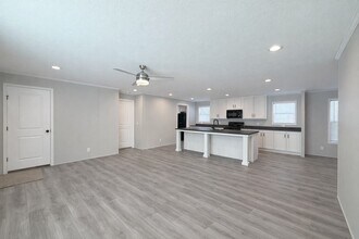 29638 Danbury Ct in New Baltimore, MI - Building Photo - Building Photo