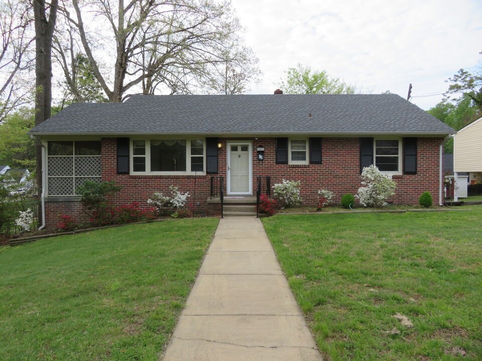607 James Ave in Colonial Heights, VA - Building Photo