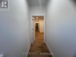 804A St Clair Ave W in Toronto, ON - Building Photo - Building Photo