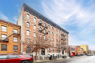 155 S 2nd St in Brooklyn, NY - Building Photo - Primary Photo