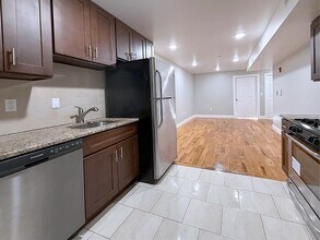 381 Communipaw Ave in Jersey City, NJ - Building Photo - Building Photo