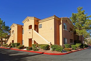 Vista Del Rey in Las Vegas, NV - Building Photo