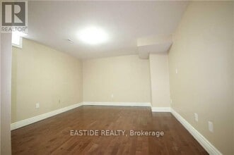 27 Glenbury Dr in Vaughan, ON - Building Photo - Building Photo