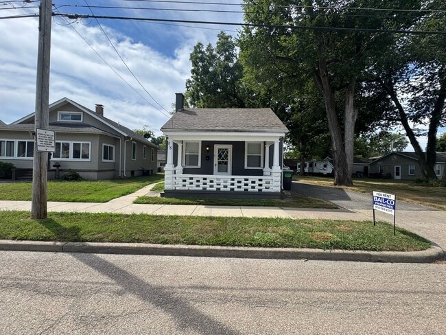 816 W Main St in Mascoutah, IL - Building Photo - Building Photo