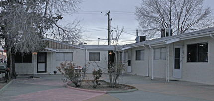 6315 Cochiti Rd SE in Albuquerque, NM - Foto de edificio - Building Photo