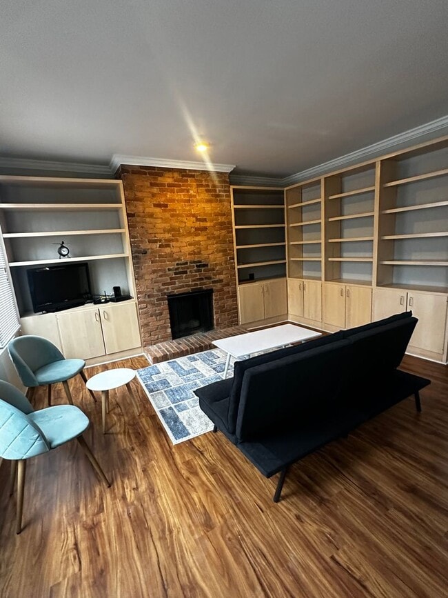 property at 729 S Aiken Ave