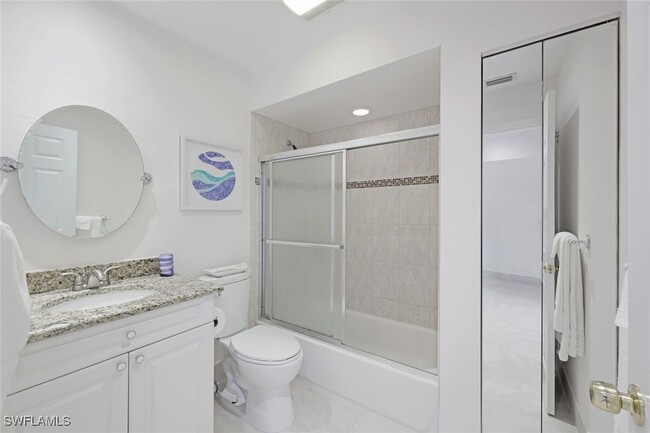881 Gulf Pavillion Dr in Naples, FL - Foto de edificio - Building Photo