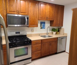12032 Cardamom Dr, Unit 12032 in Woodbridge, VA - Building Photo - Building Photo
