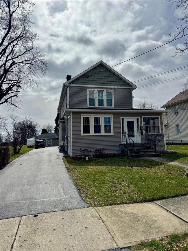 211 Roe Ave in Elmira, NY - Building Photo - Building Photo