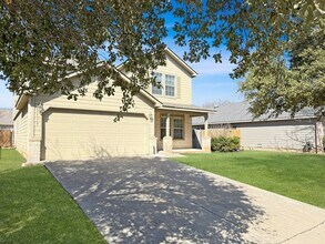 8139 Ashwood Pointe in San Antonio, TX - Building Photo - Building Photo