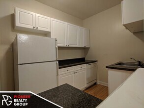 533 W Aldine Ave, Unit 554-W1 in Chicago, IL - Foto de edificio - Building Photo