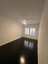 127 N Edgemont St in Los Angeles, CA - Foto de edificio - Building Photo